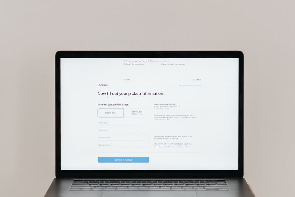 Commande d'impression passée en ligne depuis un ordinateur portable